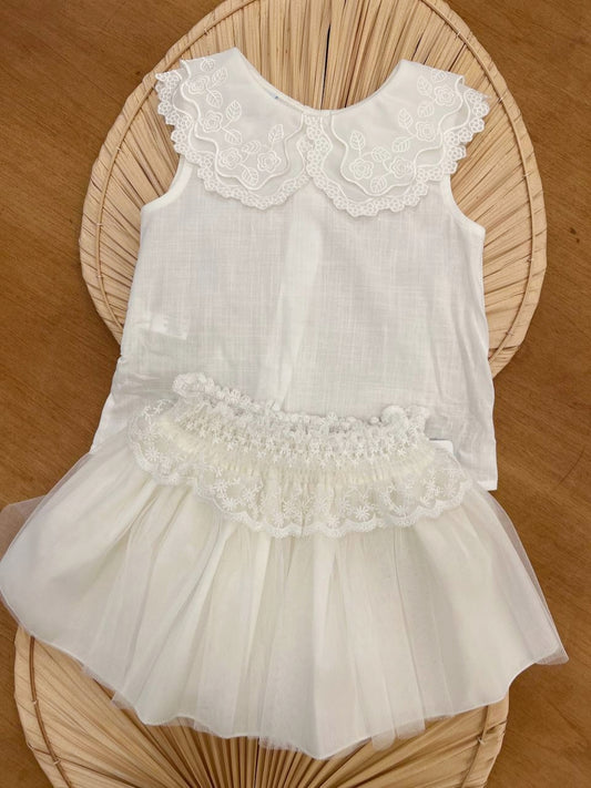 Gonna in tulle con camicia in pizzo
